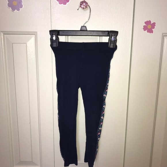 Matching Carters Set - Picture 2 of 4